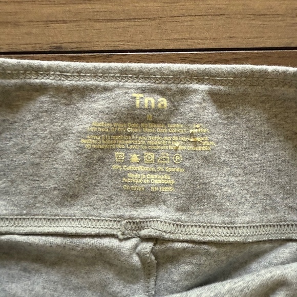 TNA | Size M | Grey Capri Leggings - Picture 6 of 6